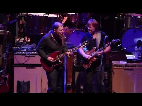 Tedeschi Trucks Band ft Trey Anastasio - Mountain Jam 10-14-17 Beacon Theatre, NYC