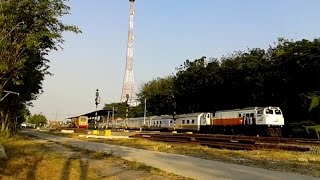 preview picture of video 'Kereta Api Gumarang Berangkat Stasiun Lamongan'