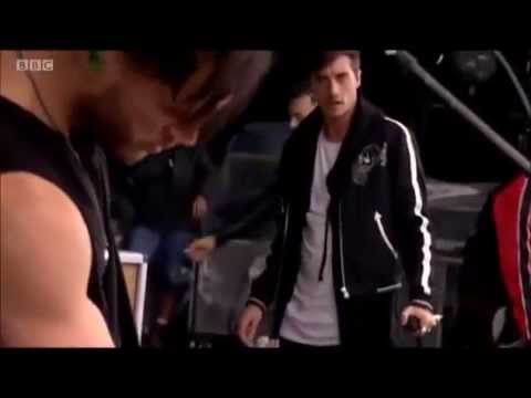 Young Guns - Rising Up (Live) Reading Festival 2014