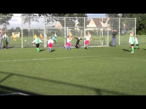 vv Woubrugge F4 - Uit