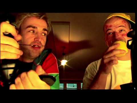 't Hof Van Commerce: Super Commerce Bros. (officiële clip)