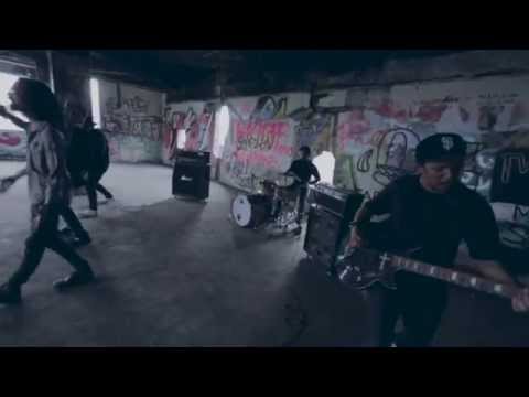 Falsehood - Los Chalados feat. IceB, Buckz, Laze & Arvisco [ Official Music Video ]