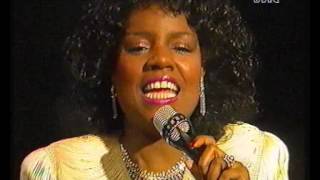 Gloria Gaynor - Can&#39;t take my eyes off of you