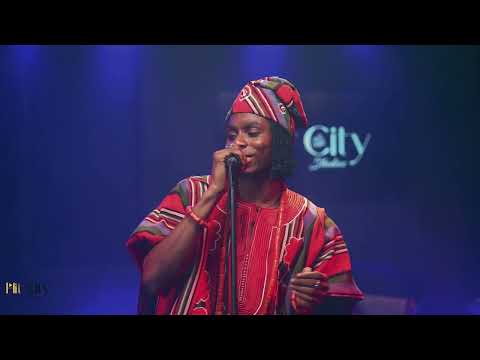 King Rapsodi - Gbemi (Live Performance at Hit City Studio)