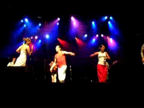 Bombes 2 Bal - On adore le forro (live)