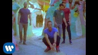 Kadr z teledysku Birds tekst piosenki Coldplay