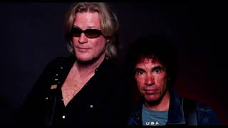 Daryl Hall &amp; John Oates ,  Screaming Through December ,   extended