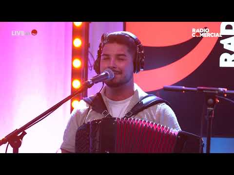 Rádio Comercial | Vizinhos cantam "Pôr do Sol" nas Manhãs da Comercial