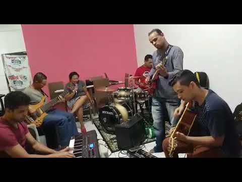 Ensaio com a cantora  midian Reis