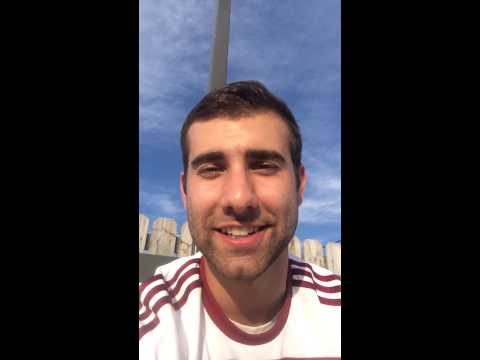 American speaks Icelandic | Bandarískur talar smá íslensku