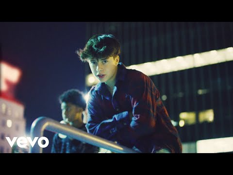Gavin Magnus - No Pressure (Official Video)
