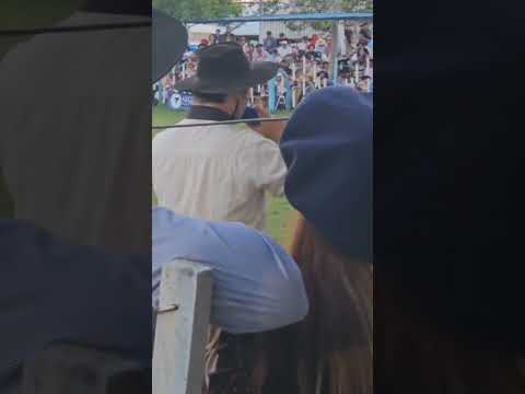 el legendario ARNALDO CALDERÓN  en las 81 ediciones en la capital de la jineteada  las varillas