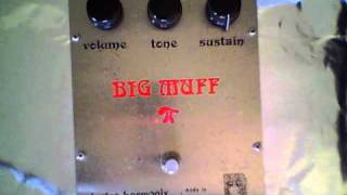 Video thumbnail for Electro Harmonix "Ram's Head" Big Muff (with FS36999 transistors) by Vintage Stompboxes