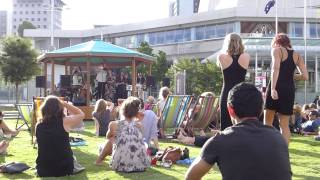 NZ Auckland 2013: Auckland Convention Centre: Sal Valentine & The Babyshakes