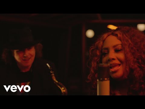 Coastin' featuring Lalah Hathaway (Official Performance Video)