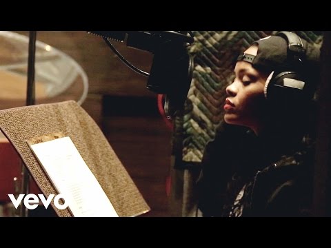 Rihanna - Bitch Better Have My Money (In Studio Behind The Scenes) (Explicit)