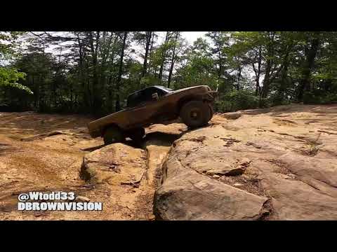 Lifted Toyota Pickup 4x4 - Rock Hill Climb Stair Step