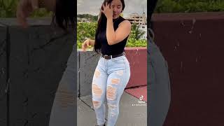 Download lagu Hanya seorang gadis cantik #denim #celana pendek denim #atasan denim mp3