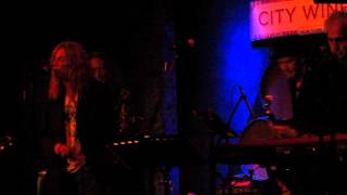 Patti Smith Performs "Hey Joe"