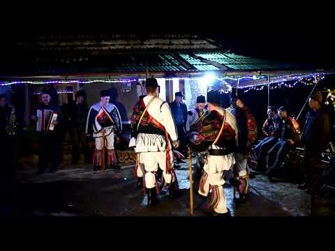 [06] Calusari Glod, in curte la gazda (24 decembrie 2021)