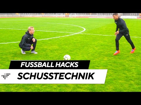 Schusstechnik: Härter und präziser schießen | Fußball Hacks | iM Football