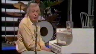 Tommy Burton - When The Midnight Choo Choo Leaves For Alabam