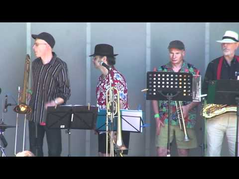 Glastonbrewery 2012 - Off the Rails