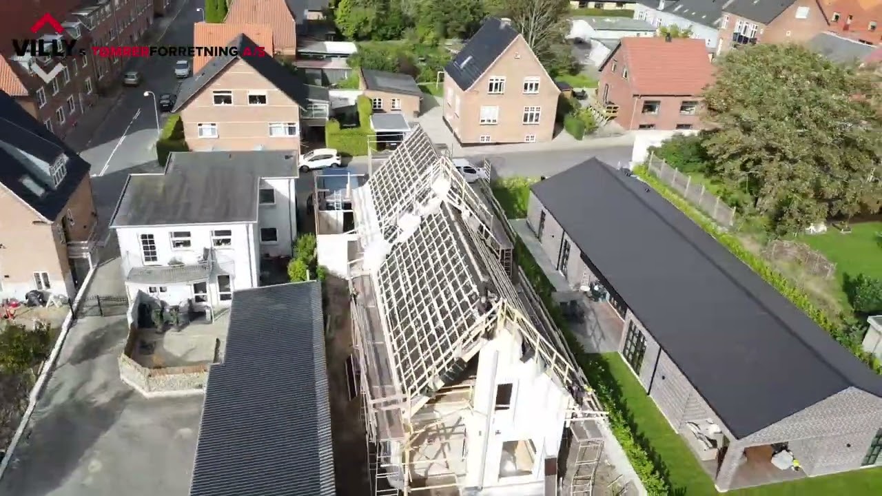 Forhåndsvisning af dronevideo for Villy's Tømrerforretning
