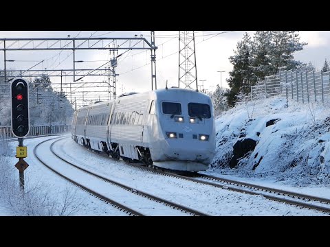 Vinter med snö på Järnvägen del 5 - Tåg i Huddinge