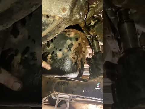 Oil pan removal 6.7 Cummins (2007)