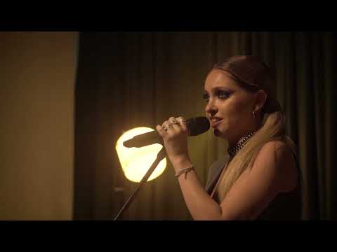 Malagueña  -  Avril Lerman  (Show acústico)