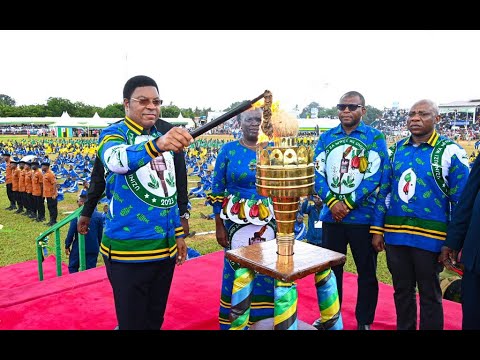 Sekondari ya wasichana Collegine - Mwenge wa Uhuru (Live perfomance)