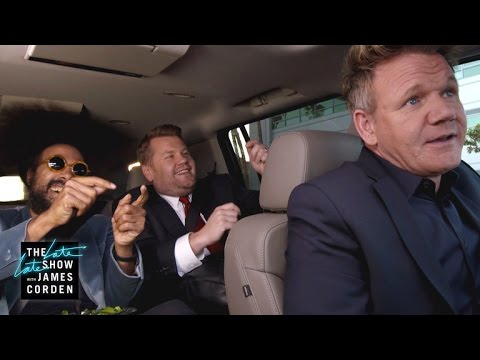 戈登-拉姆塞開車送詹姆斯和雷吉到洛杉磯國際機場--#LateLateLondon#。 (Gordon Ramsay Drives James & Reggie to LAX - #LateLateLondon)