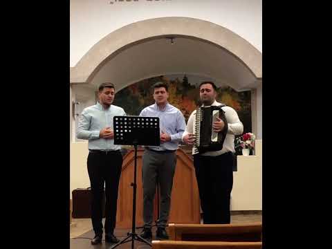 Frații Puha - Se-aude sus pe cer