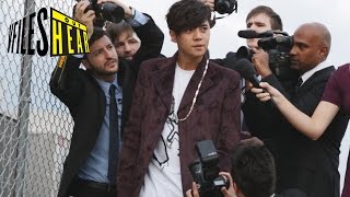 Show Lo Runs from Paparazzi in Taipei - OUT HEAR