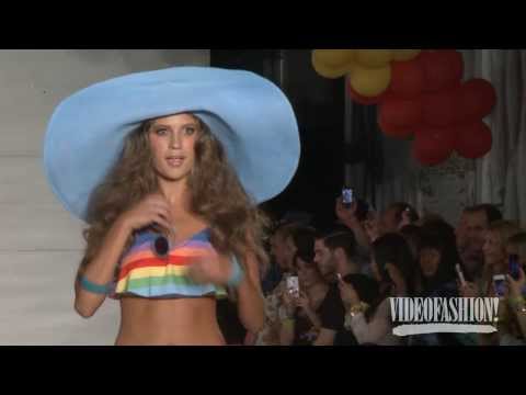 Wildfox Swimwear Cruise 2014 - Videofashion