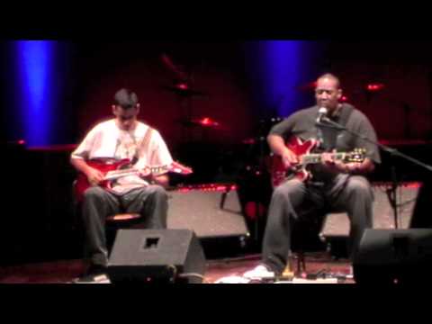 Nerak Roth Patterson and Nerak Roth Patterson Jr - live Italy - 2011 - 2/7