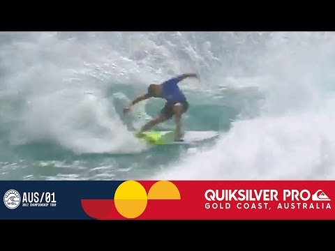 Fanning Steals the Heat from Flores - Quiksilver Pro Gold Coast 2017 Round One, Heat 7