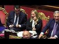 Renzi Fa Ironia Sul Pd Risate E Applausi Nel Governo E Meloni Scoppia A Ridere Più Volte