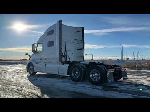 2023 VOLVO VNL760 Sleeper