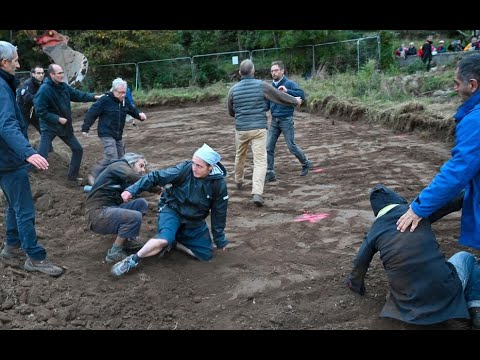 (Ardèche) Une bonne sœur plaque un gauchiste qui veut empêcher la construction d'un centre religieux