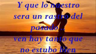 Con la cara en altO  * Reik *