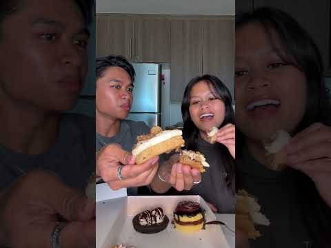 Trying the Kardashian Crumbl Cookies! 😋🍪