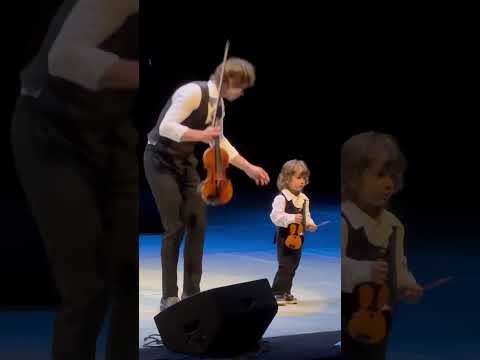 Wait for the ending 🥰🎻 How cute is this 🥹 #funny #alexanderrybak #kotik