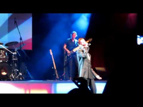 Robin Gibb - Stayin' Alive [Live in Warsaw 2011]