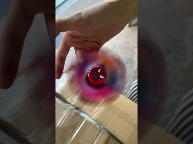Vídeo relacionado con Yeefunjoy 30 PCS Pop Fidget It Toys, Silicona Fidget Juguete Llavero, Push Pop Bubble Fidget Juguetes Sensoriales Multicolor, Mini Bubble Toy para Alivio del Estrés, para Niños Adultos