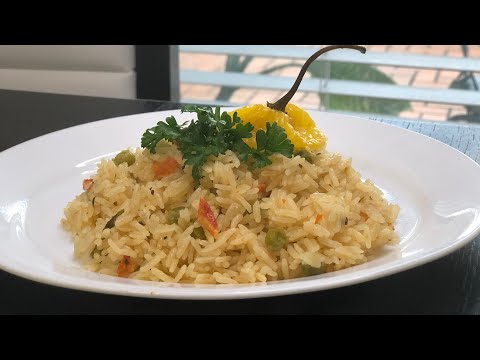How to make Haitian style green peas and rice (resèt diri kole ak pwa frans)