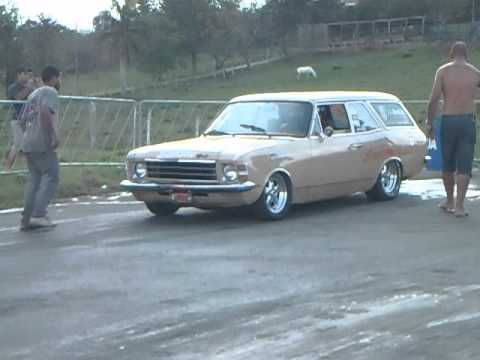 Burnout da Caravan Turbo - Arrancada Taubaté 4/11/12