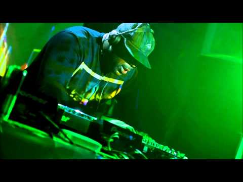 Mampi Swift - MC Fearless @ Slammin' Vinyl Tranzmission 2007