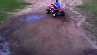 preview picture of video 'Tristan 4 wheeling and mudd bogging'